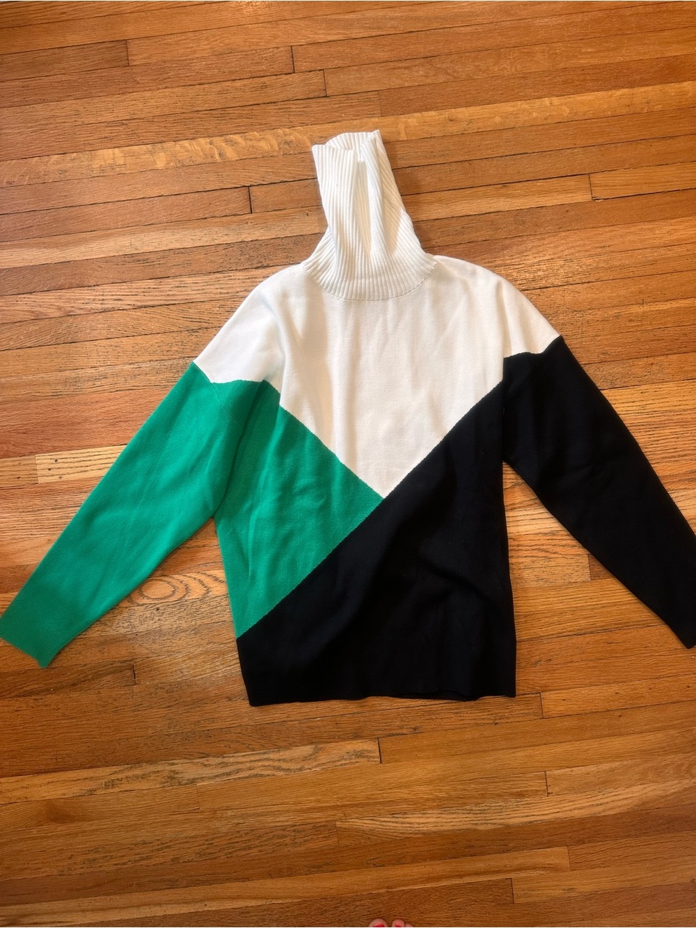 Colorblock Turtleneck Sweater in White, Green & Black - Picture 5 of 10